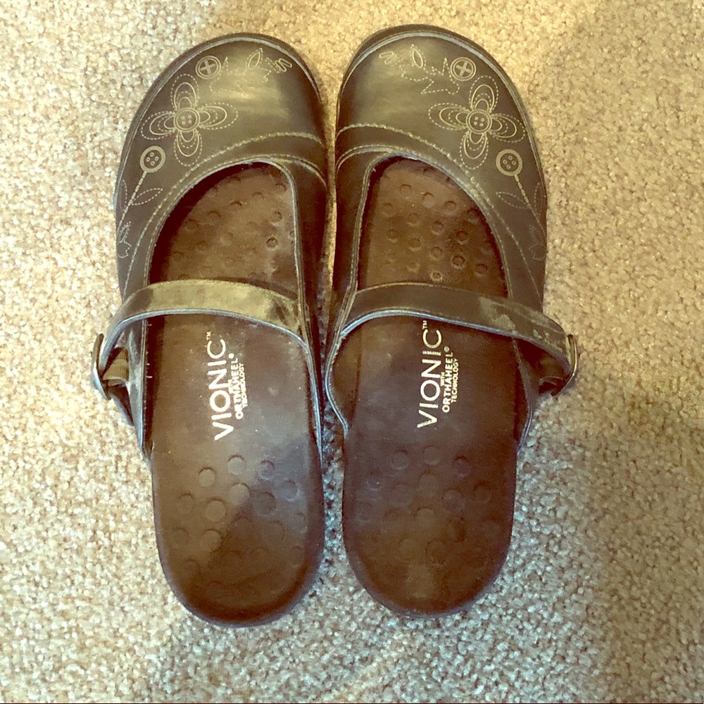 Vionic slip-ons
